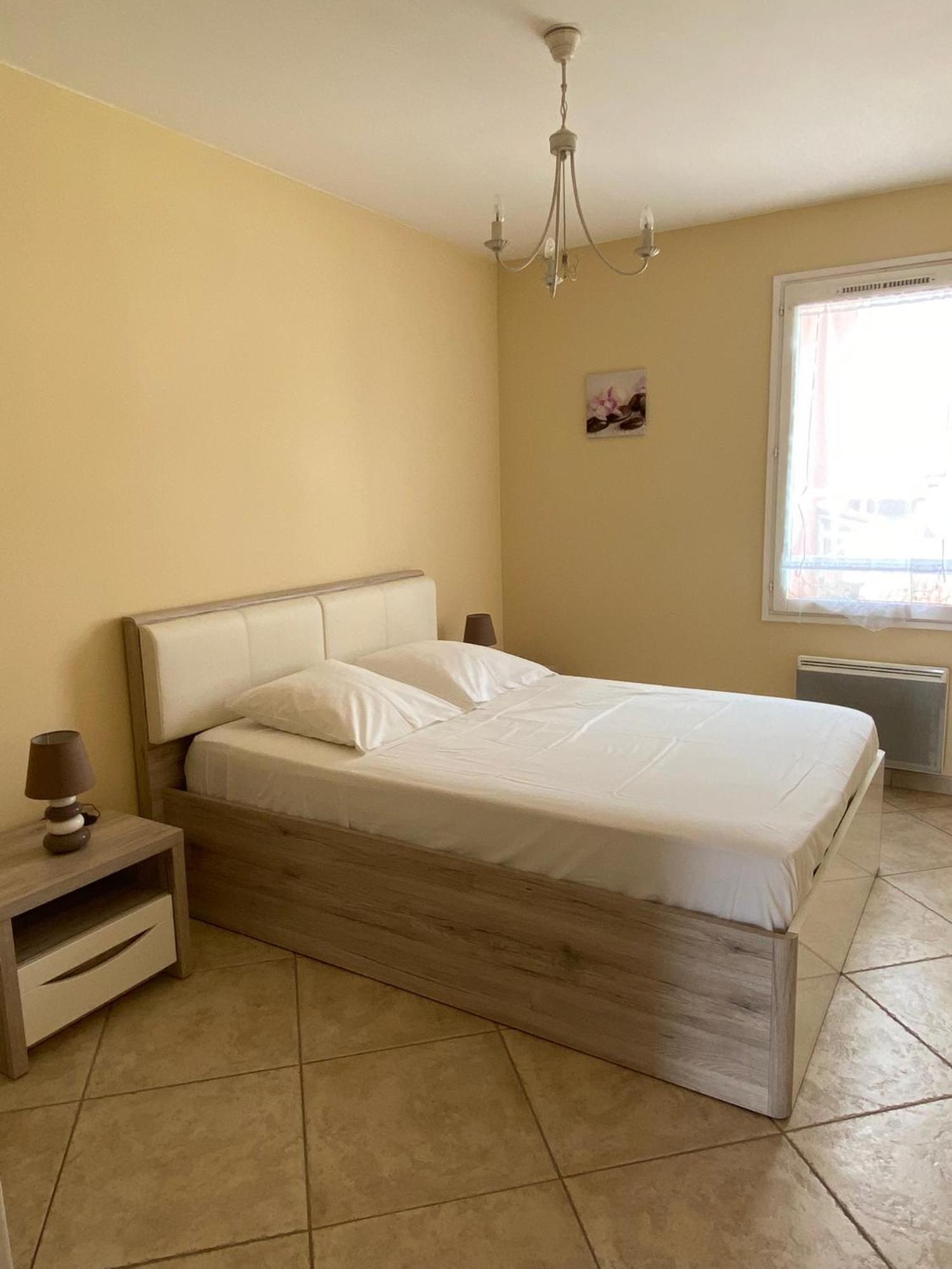 Les Locations Cinaureva "Les Iles D'Or" Apartman La Londe-les-Maures Kültér fotó