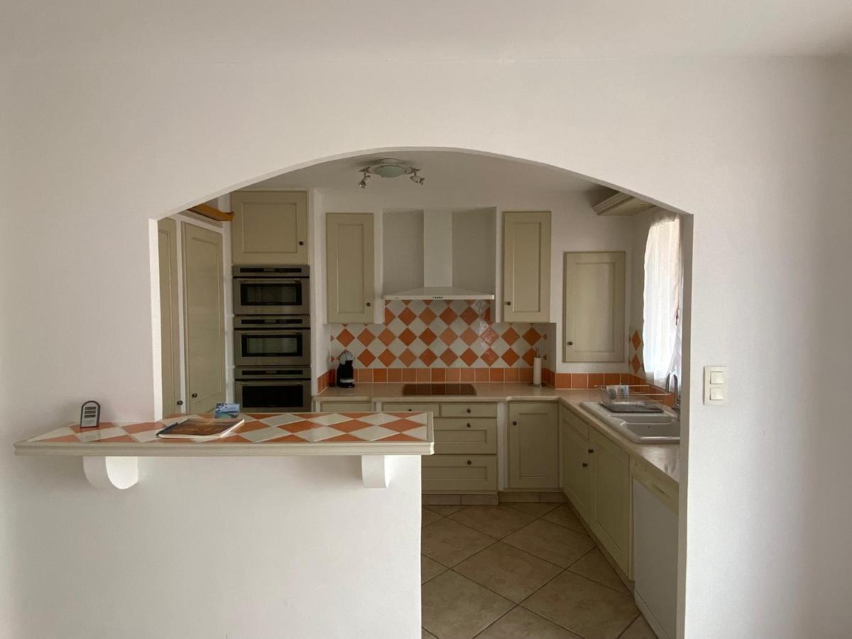 Les Locations Cinaureva "Les Iles D'Or" Apartman La Londe-les-Maures Kültér fotó